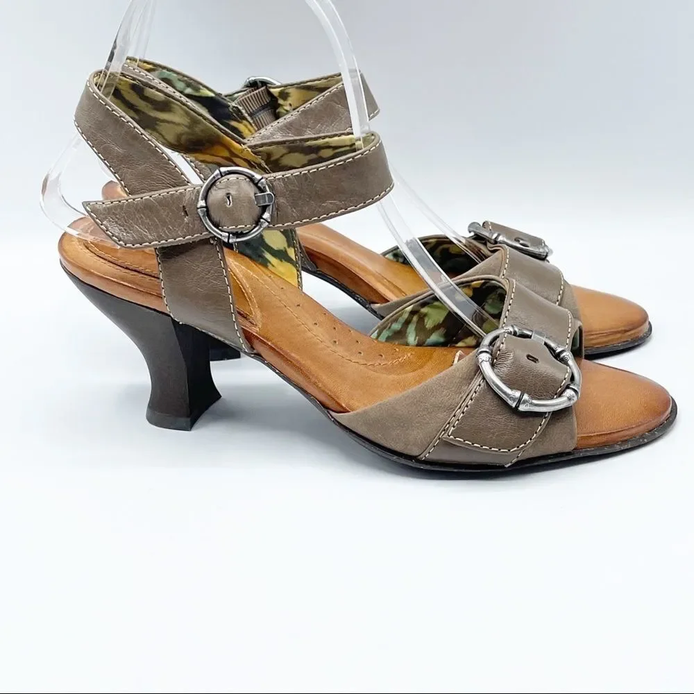 Nayä Tawny ankle strap leather block heel sandals